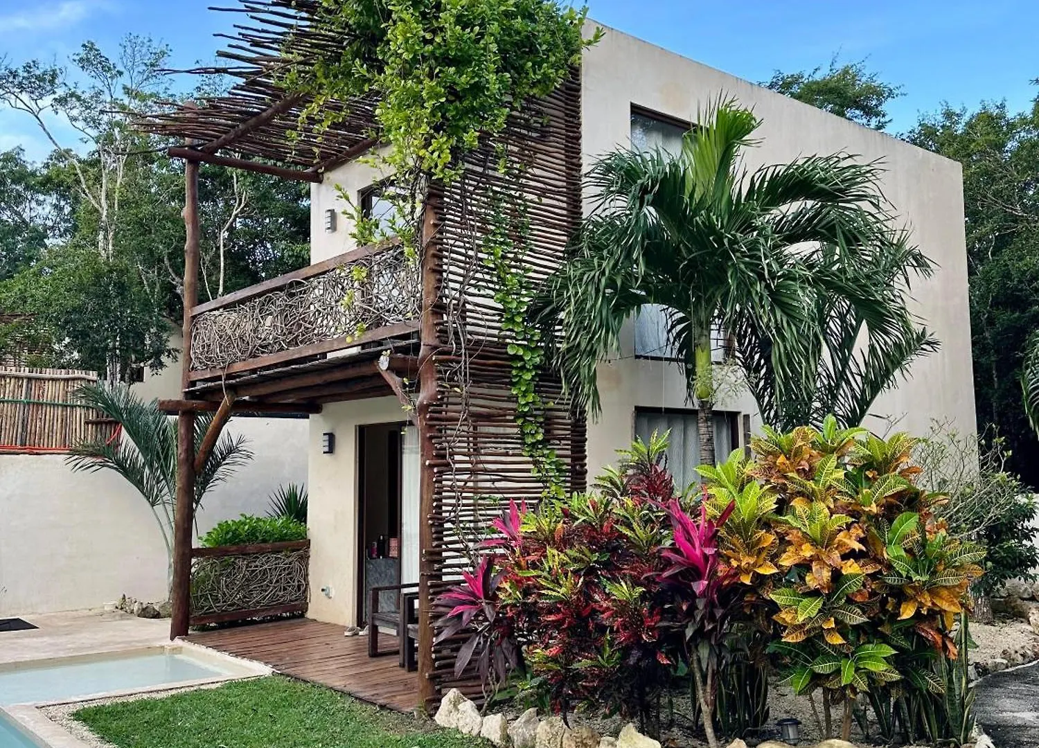 Villa Ahal, location